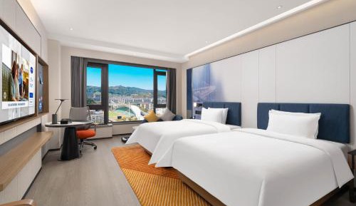 Deluxe Double Room (2 Adults + 1 Child)