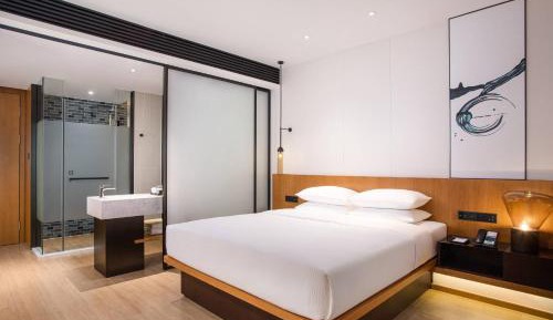 Deluxe King Room, Guest room, 1 King, City view