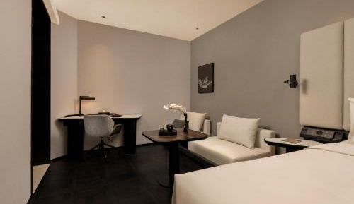 Superior Double Room with Inner Window