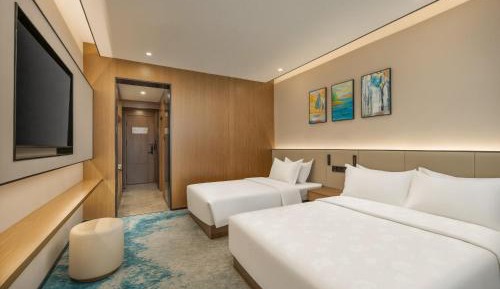 Family Room with King Bed and One Single Bed - Non-Smoking