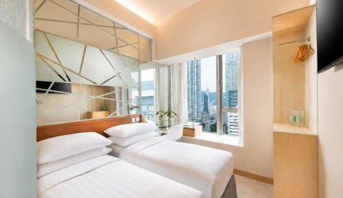 Superior Queen or Twin Room with City View