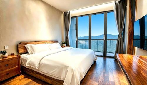King Room with Mountain View