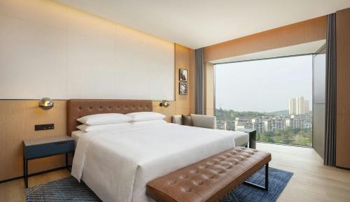 Signature One-Bedroom King Suite with Garden View