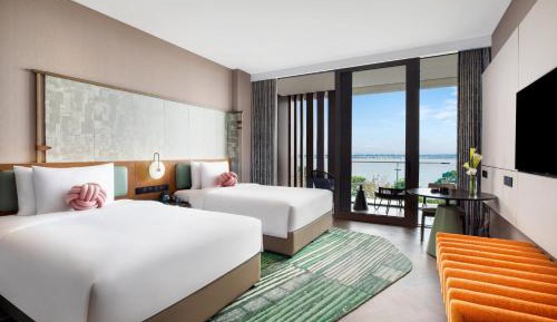 Standard Twin Room with Lake View