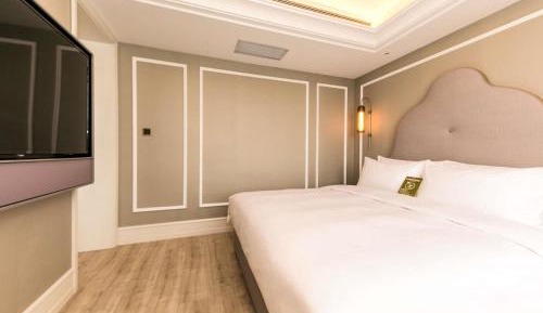 Privilege King Suite