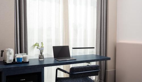 Comfort Queen Room