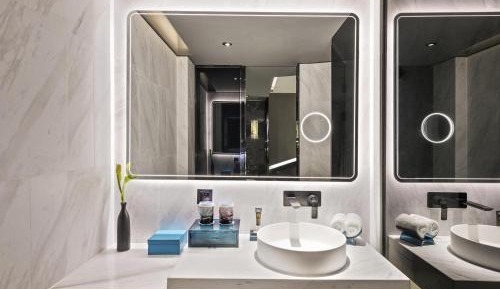 Superior Twin Room - Courtyardside
