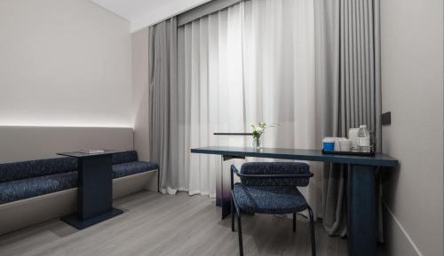 Standard Queen Room