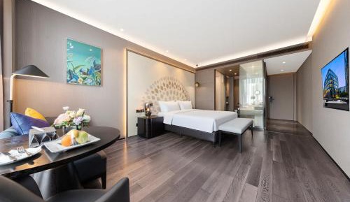 Deluxe King Room