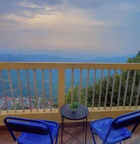 Studio Apartment with Balcony