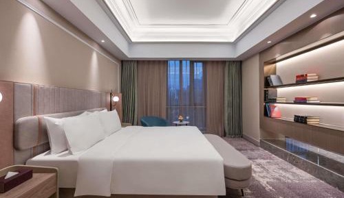 Junior King Suite