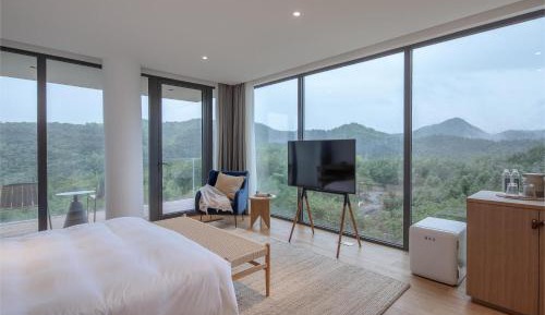 King Room with Mountain View