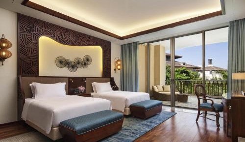 Fairmont Twin，2 Single  Size Bed Garden View