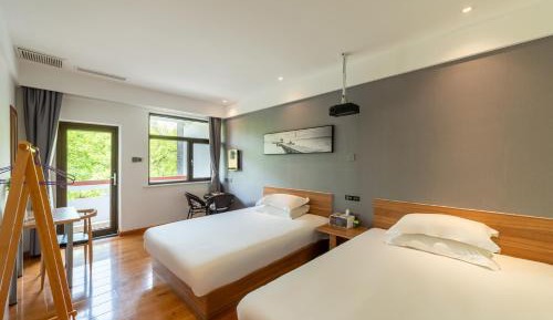Twin Room with Balcony