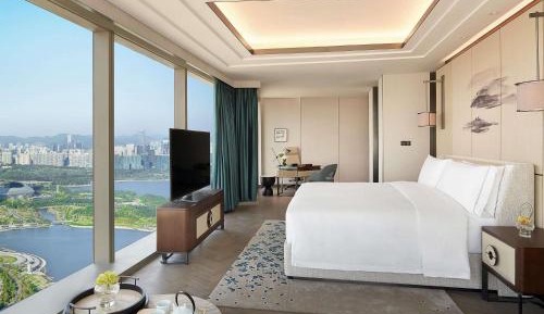 Metropolitan King Studio with Park View