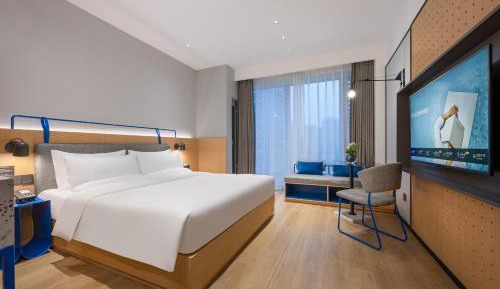 Superior King Room with One King Bed