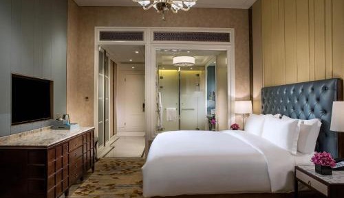 Luxury King Room