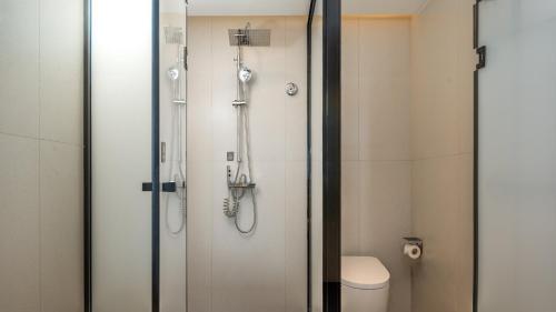 Large Standard King Room - High Floor