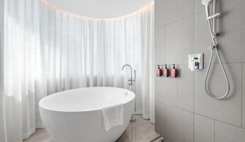 Deluxe Double Room with Bath