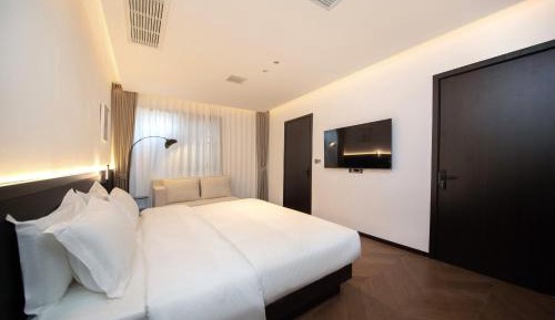 Single Room with Private Bathroom