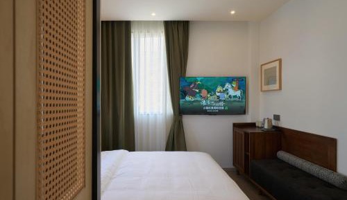 Standard Queen Room