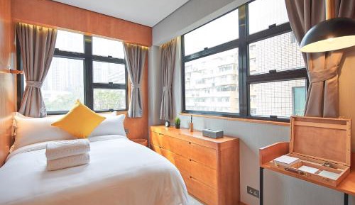 Deluxe Queen Room