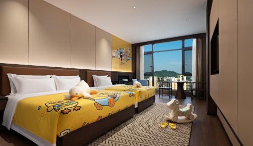 Deluxe Family Room