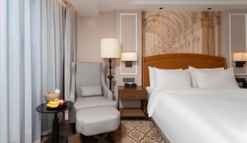 Deluxe Queen Room