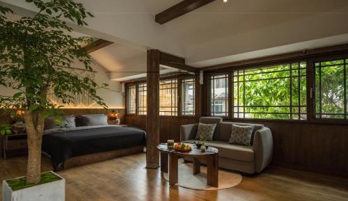 Queen Room with Garden View