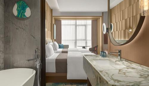 Deluxe River View Room with Two Twin Beds