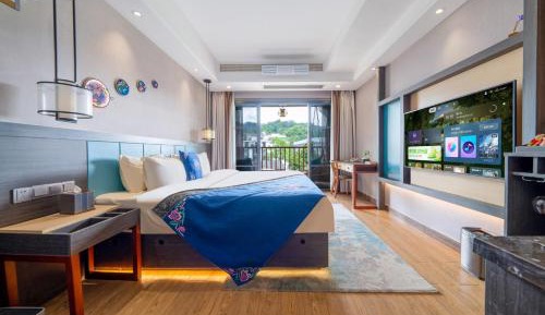 King Room with Balcony