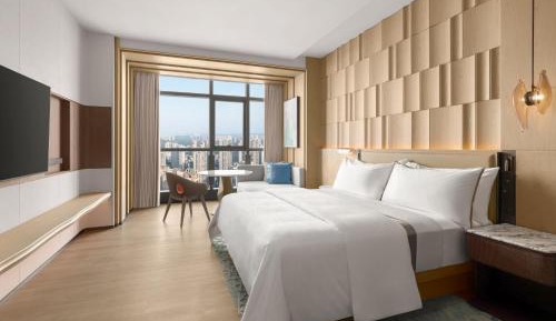 Club Room with One King Bed
