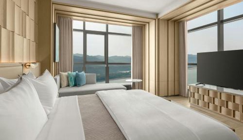 Skyline River View Suite