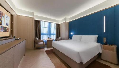 Deluxe Room (2 Adults + 1 Child)