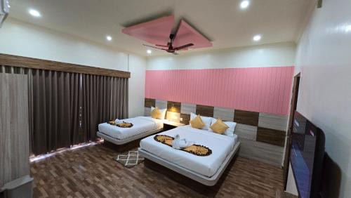 Triple Room with Mountain View