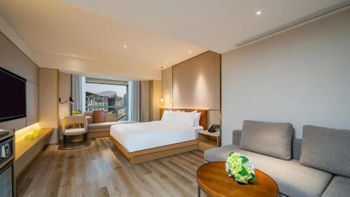 Premium King Room