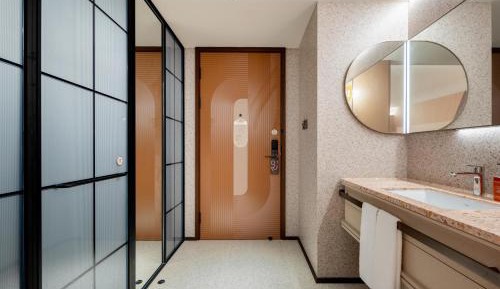 Twin Room with Private Bathroom