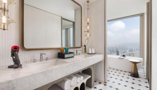 One-Bedroom Suite with Chaotianmen View