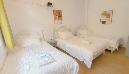 Triple Room with Shared Toilet