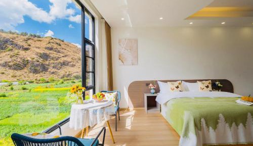 King Room with Mountain View