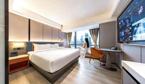 Standard Queen Room