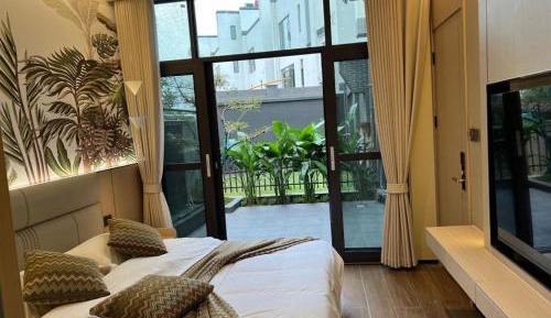Queen Room