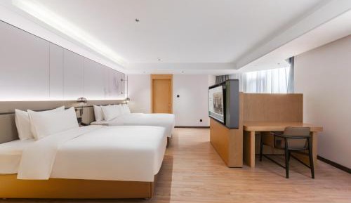 Deluxe Family Room