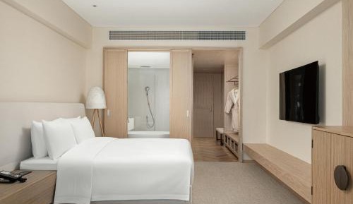 King Room with Lake View