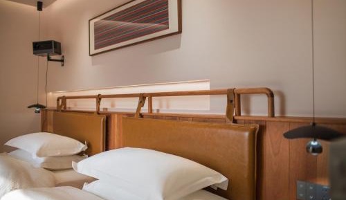 Standard Twin Room with Mountain View