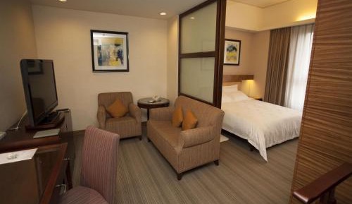 Mini Suite- Include One Breakfast