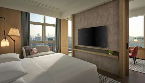 Regency King Suite with Macau View