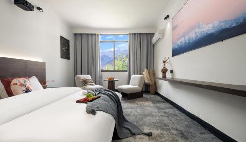 Double Room with Mountain View