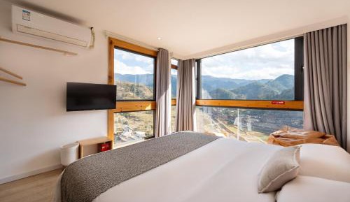 Double Room with Mountain View