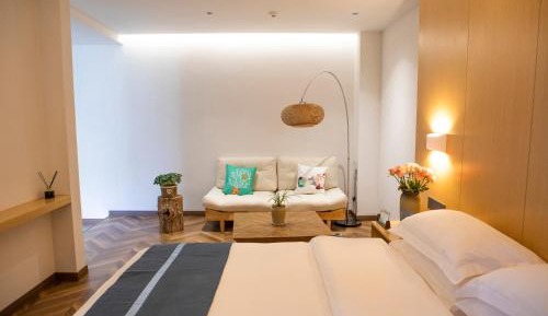 Deluxe Double Room with Bath